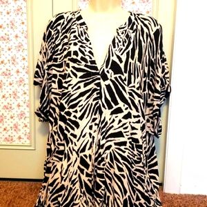 H&M XXL Geometric Short Sleeve Blouse